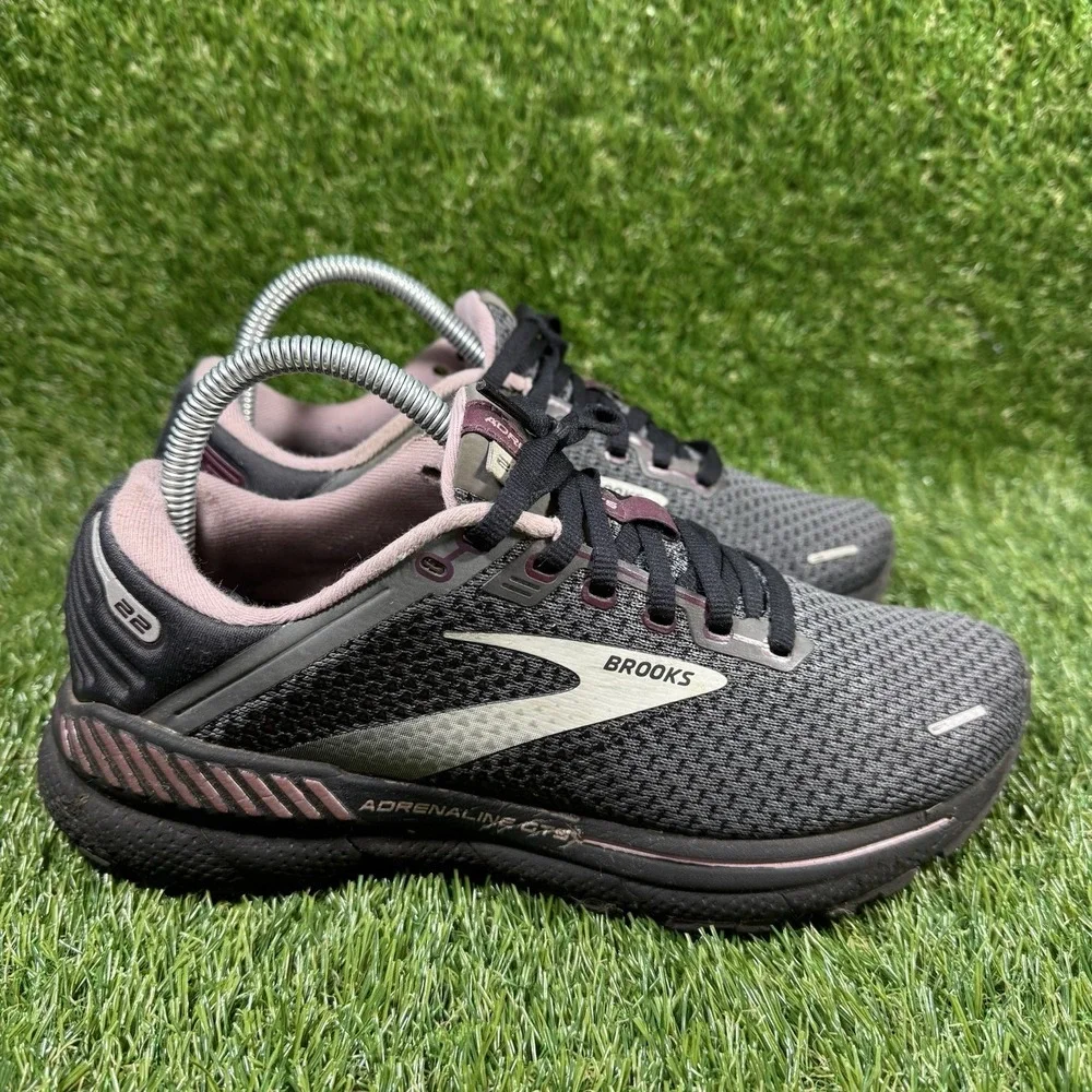 Brooks Adrenaline GTS 22 Women's Size 8 D (Wide) Running Shoes Pearl Black